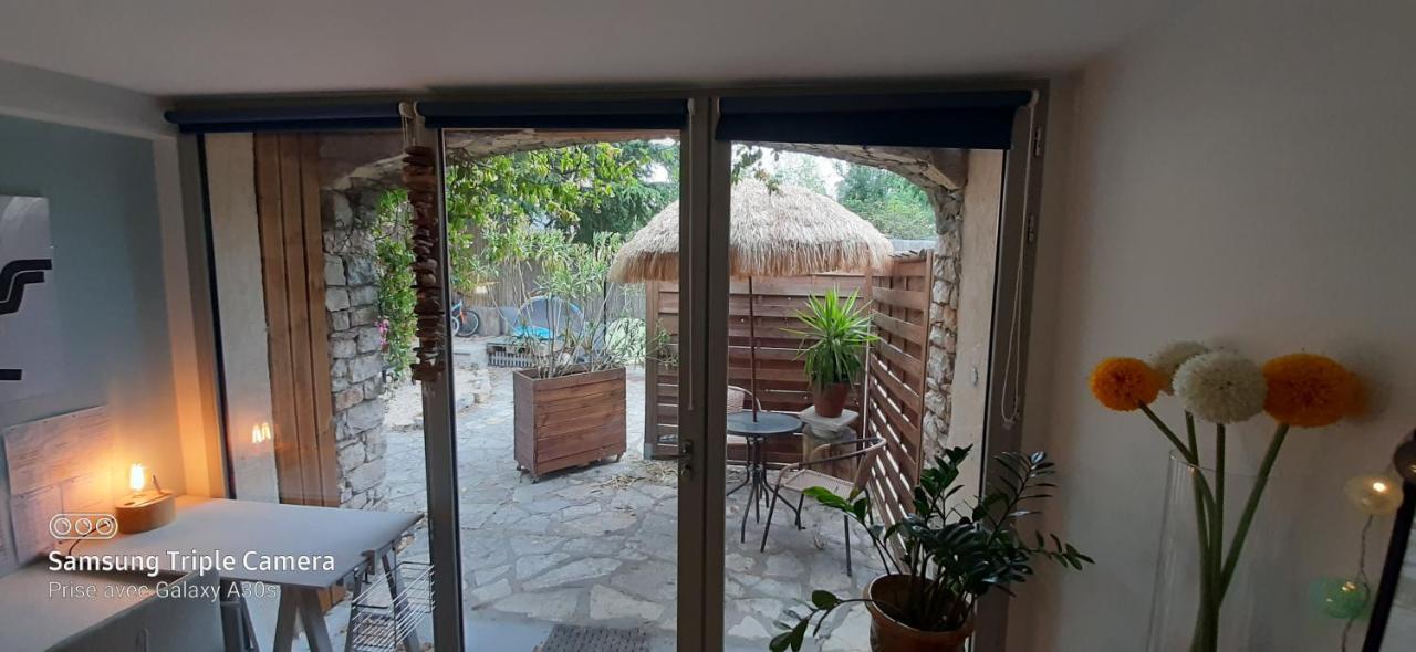 Ferienwohnung La Cigale Et La Fourmi Nîmes Exterior foto